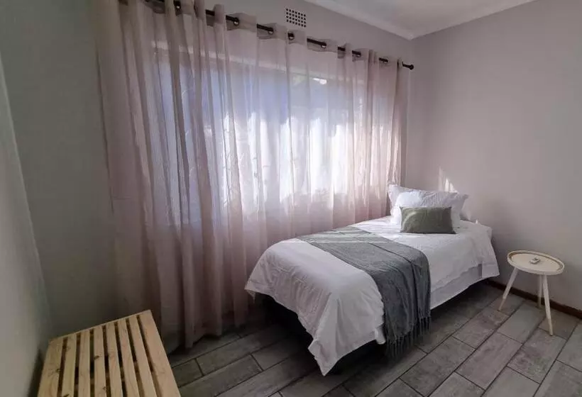 پانسیون The Retreat Guesthouse