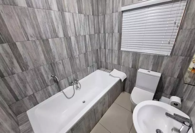 پانسیون The Retreat Guesthouse