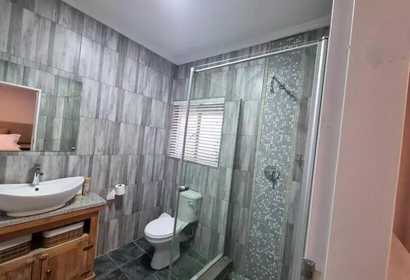 پانسیون The Retreat Guesthouse