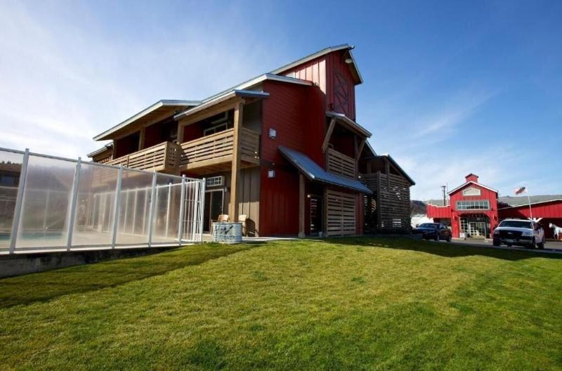 Отель Cousin S Country Inn