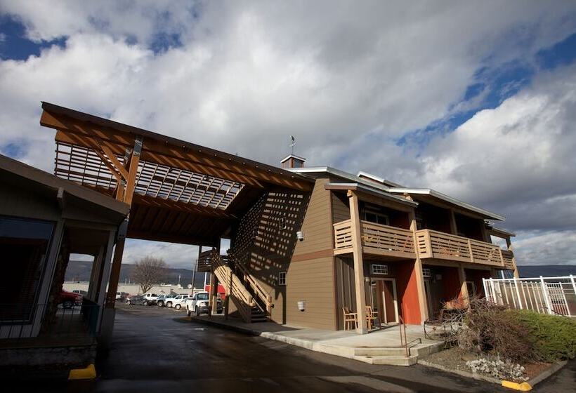 Отель Cousin S Country Inn