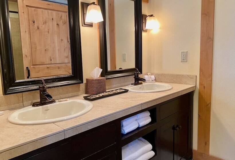 Отель Cousin S Country Inn