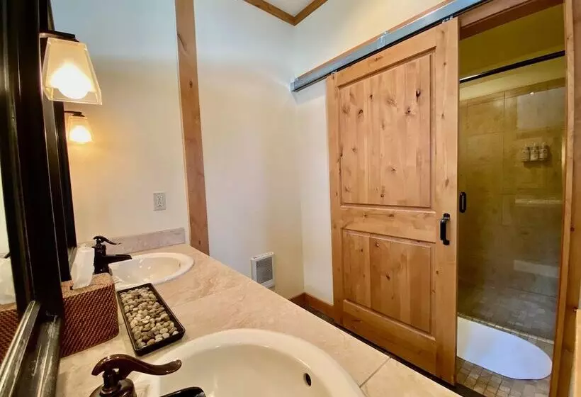 호텔 Cousin S Country Inn