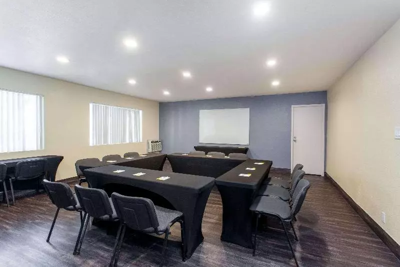 בית מלון כפרי Days Inn By Wyndham San Diegoeast/el Cajon