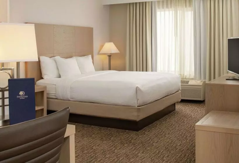 ホテル Doubletree By Hilton Portland Tigard