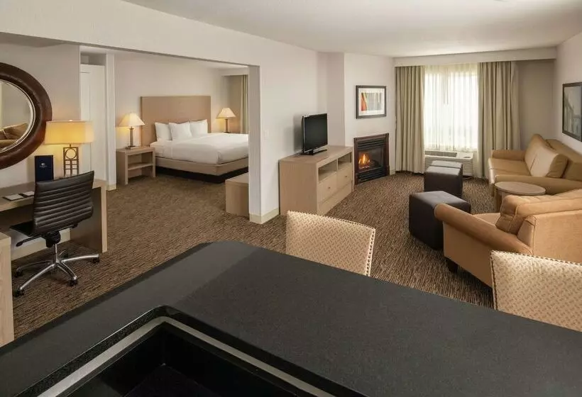 ホテル Doubletree By Hilton Portland Tigard