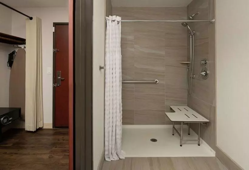 ホテル Doubletree By Hilton Portland Tigard