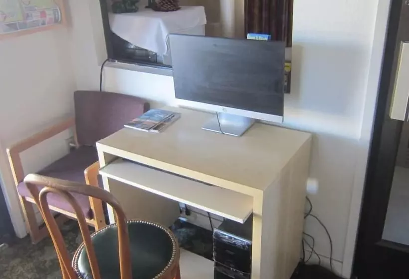 Отель Pacific Best Inn