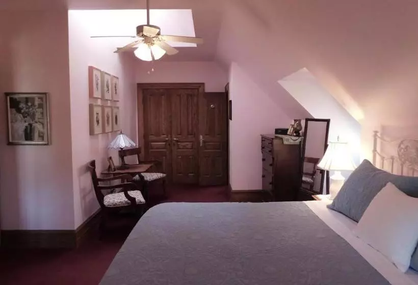 هتل Page House Inn