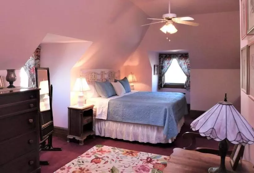 هتل Page House Inn