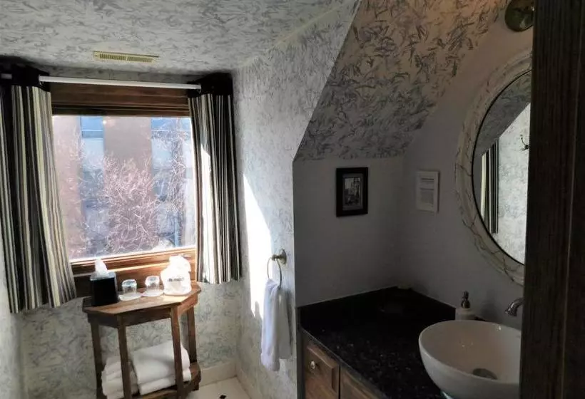 هتل Page House Inn