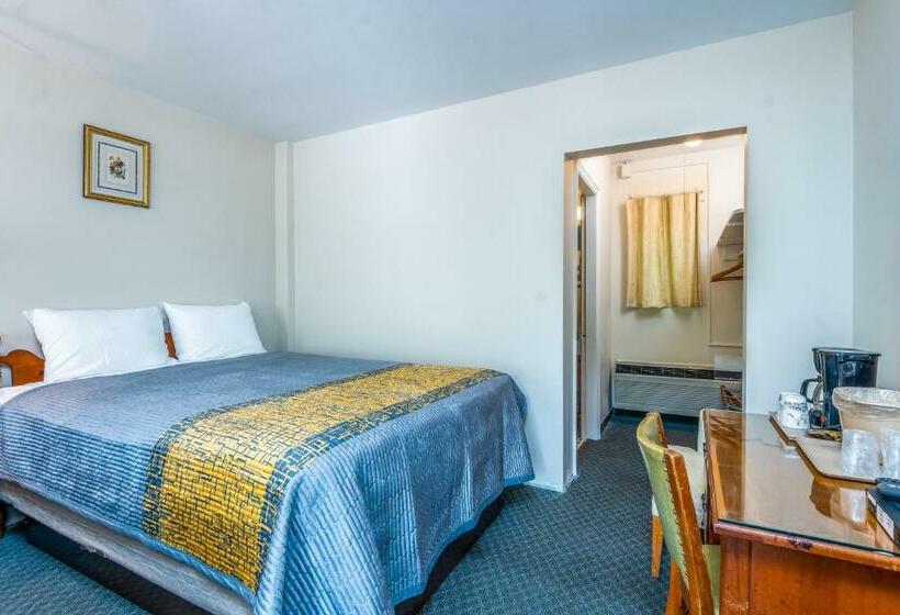 Отель Parkway Inn