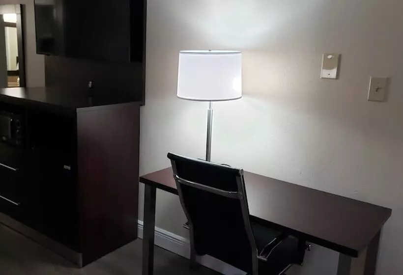 ホテル Red Roof Inn Kenner – New Orleans Airport Ne