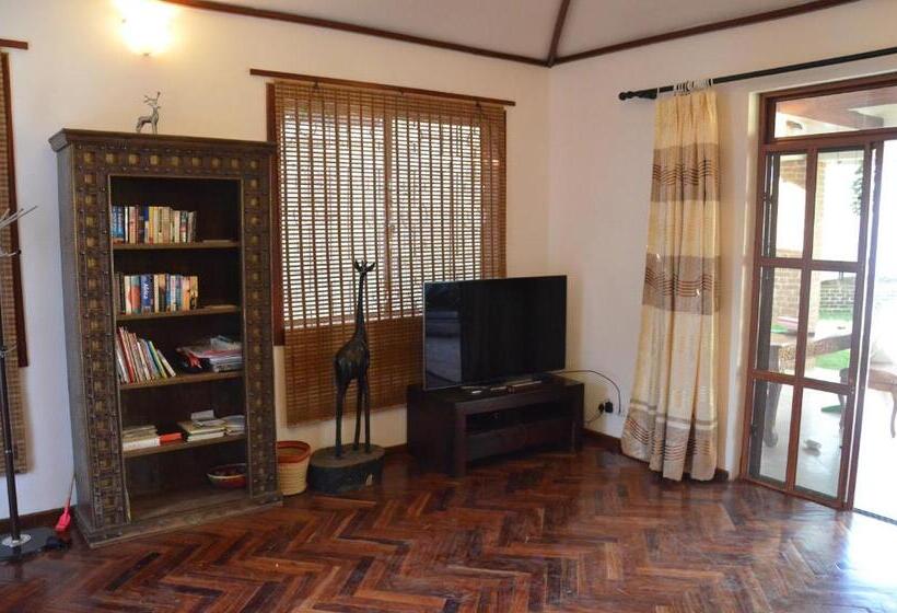 הוסטל Barazani Garden Villa