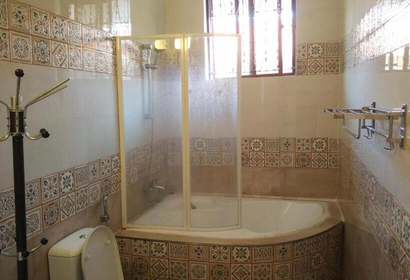 הוסטל Barazani Garden Villa