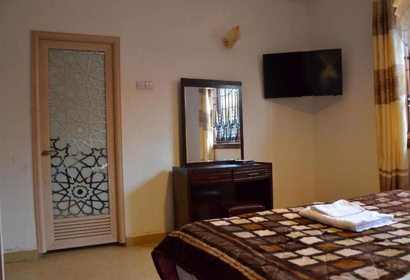 הוסטל Barazani Garden Villa