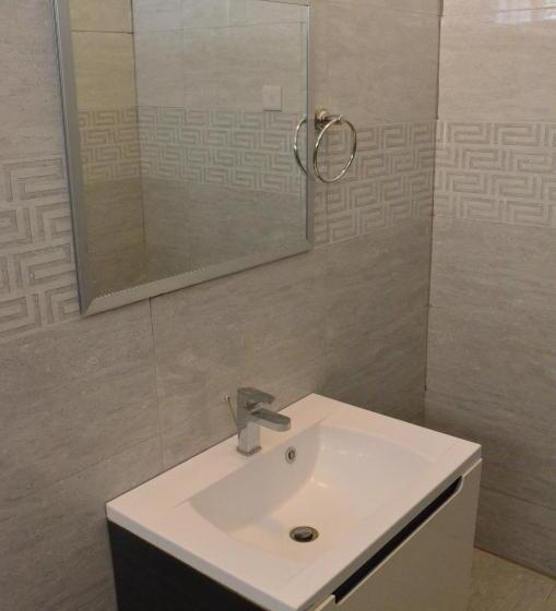 הוסטל Barazani Garden Villa