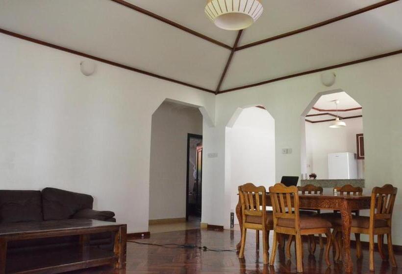 הוסטל Barazani Garden Villa