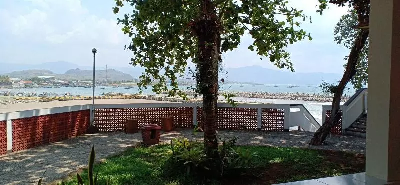 Hotel Bunga Ayu Seaside Resort