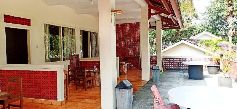 בית מלון כפרי Bunga Ayu Seaside Resort