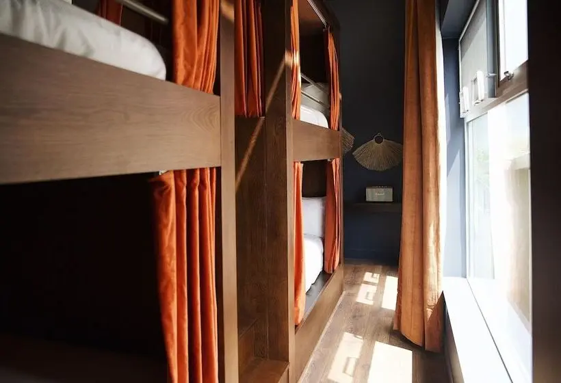 ホテル Gravity Haus Denver