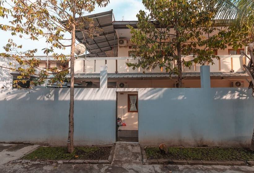 Hotel Oyo 2137 D Colonel Residence