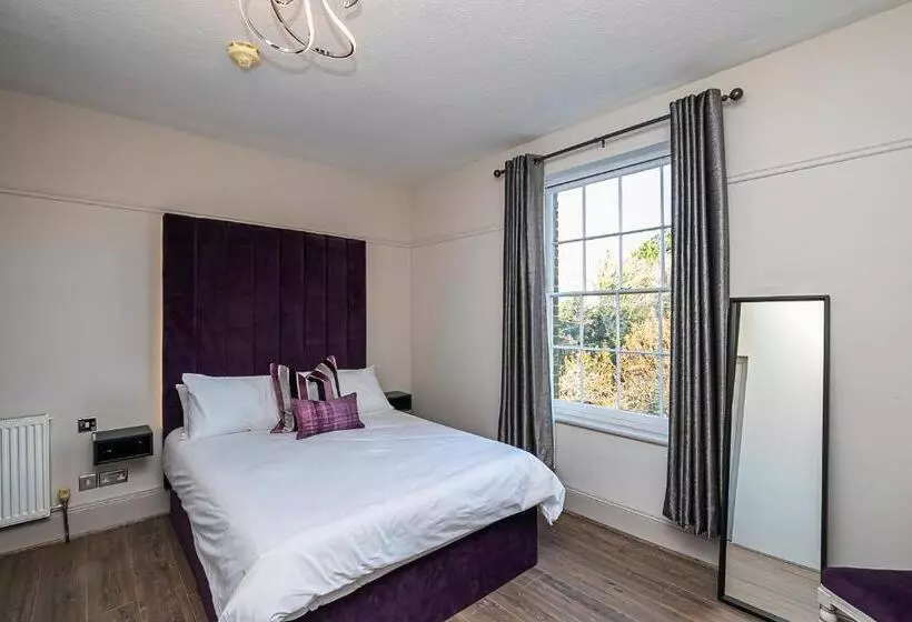 Pages Hotel And Guesthouse