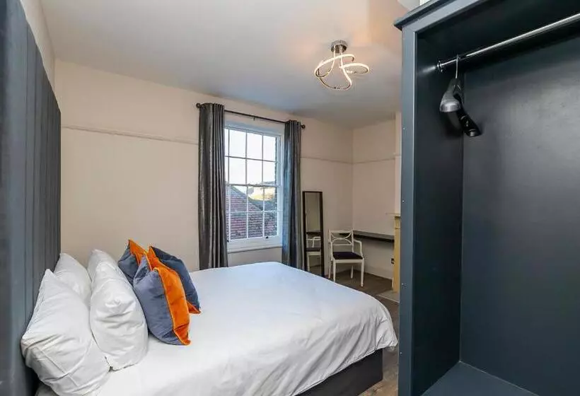 Pages Hotel And Guesthouse