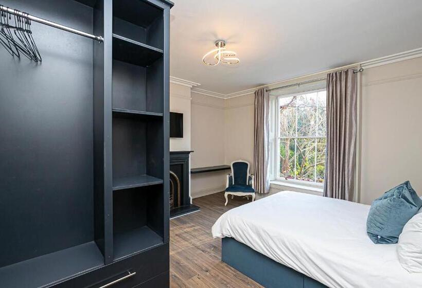 Pages Hotel And Guesthouse