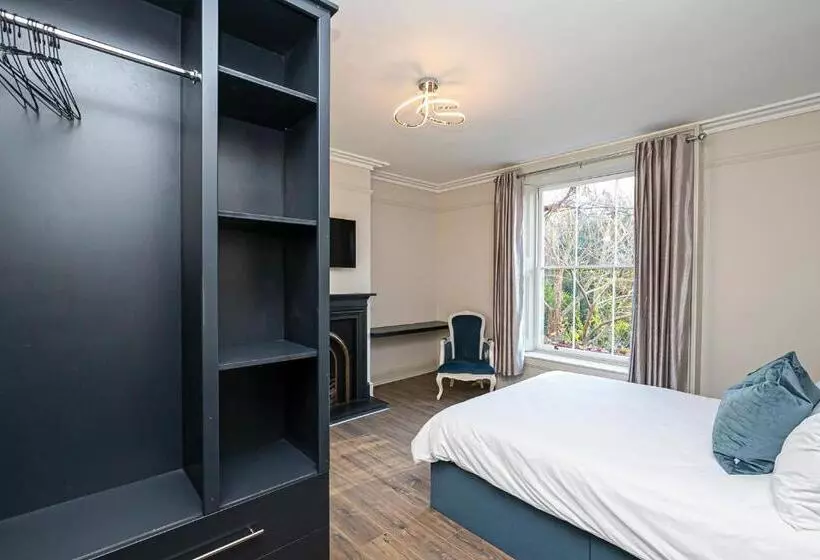 Pages Hotel And Guesthouse