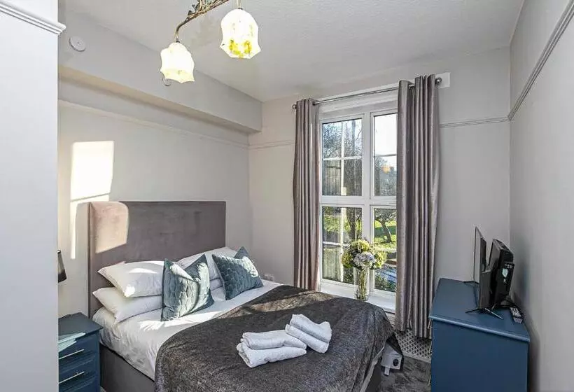 Pages Hotel And Guesthouse