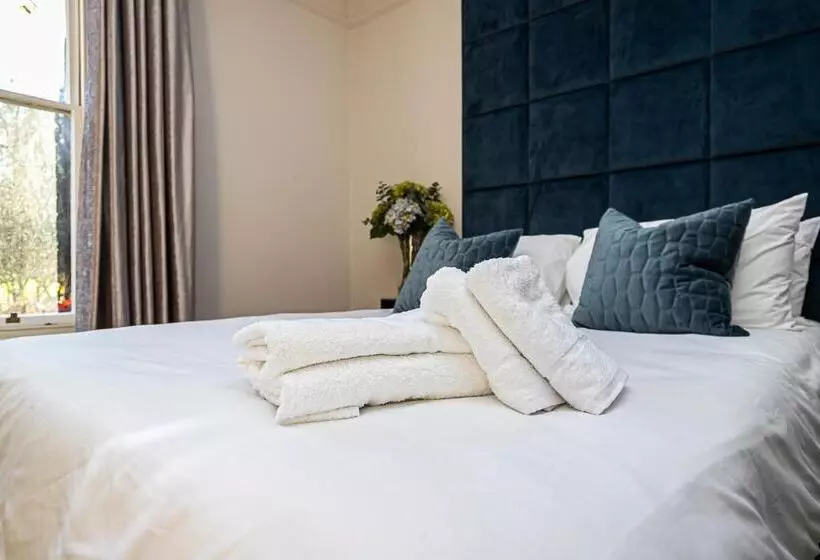 Pages Hotel And Guesthouse