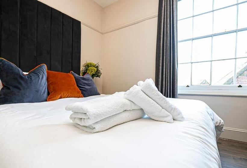 Pages Hotel And Guesthouse