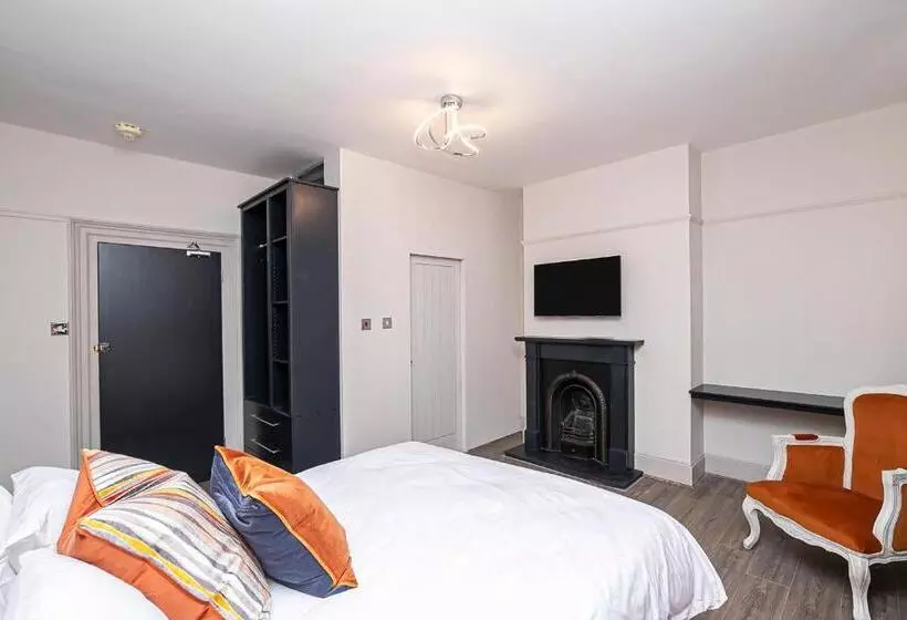 Pages Hotel And Guesthouse