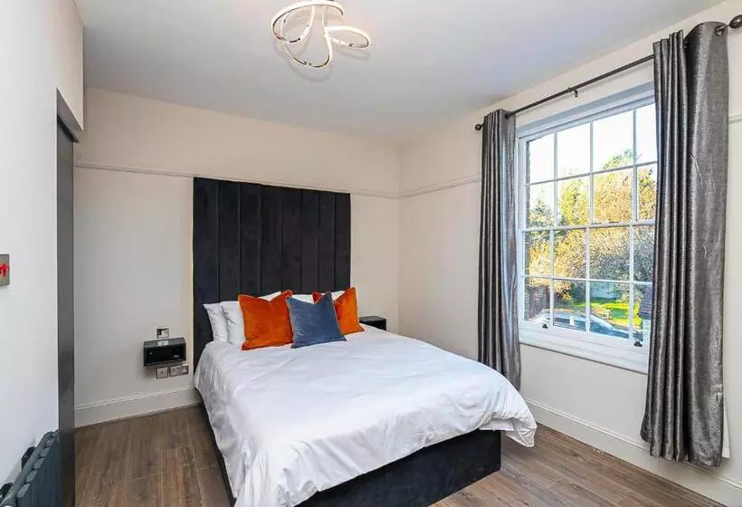 Pages Hotel And Guesthouse