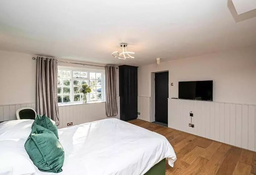 Pages Hotel And Guesthouse