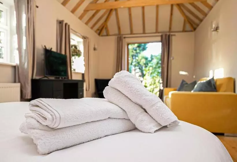 Pages Hotel And Guesthouse