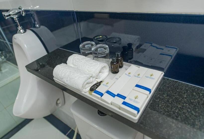 Отель Kampong Thom Royal