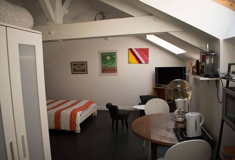 تختخواب و صبحانه Madeleine Et Cie