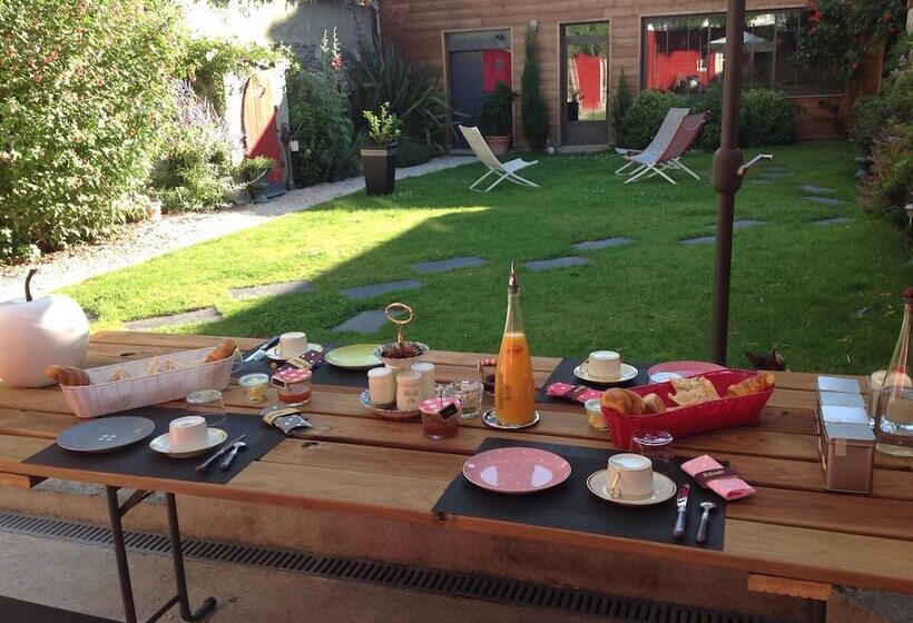 تختخواب و صبحانه Madeleine Et Cie