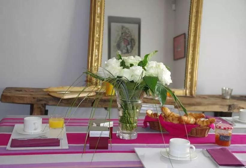 تختخواب و صبحانه Madeleine Et Cie