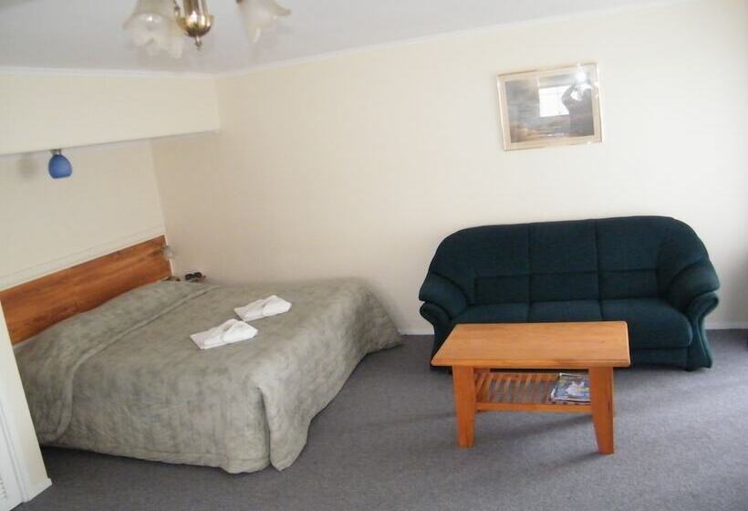 Colonial City Motel And Conference Centre