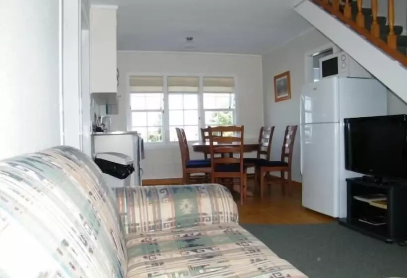 Colonial City Motel And Conference Centre