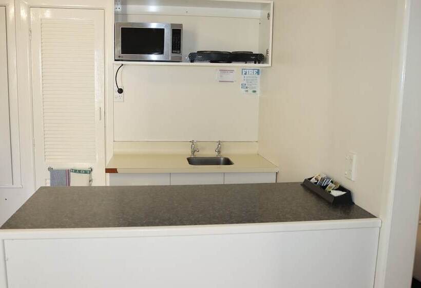 Colonial City Motel And Conference Centre