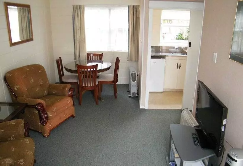 Colonial City Motel And Conference Centre