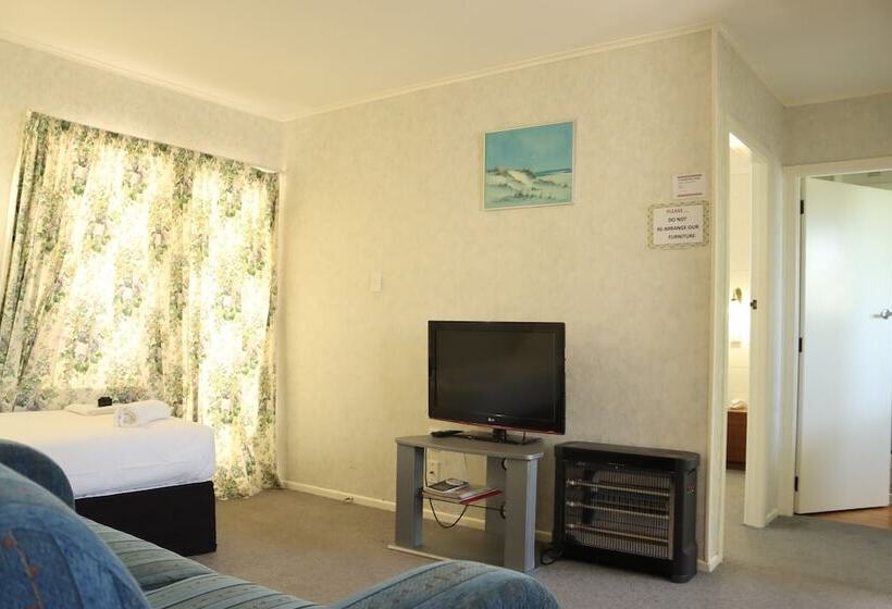 Colonial City Motel And Conference Centre