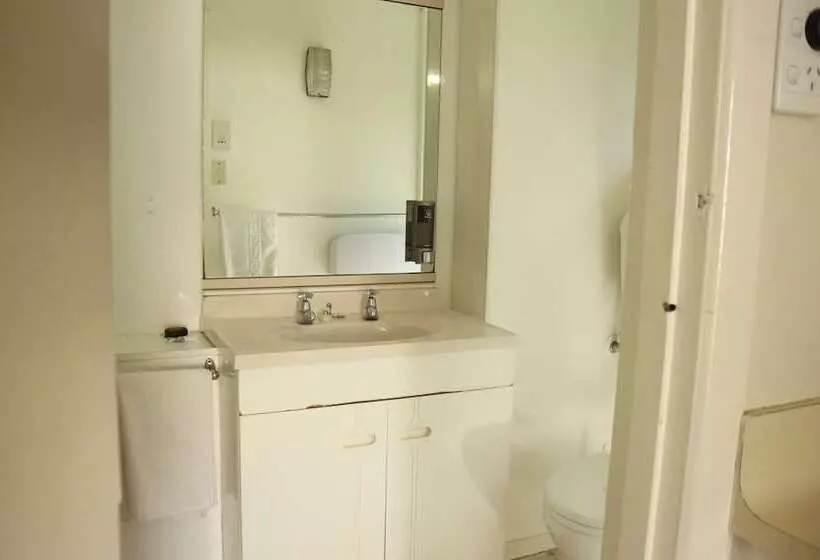 Colonial City Motel And Conference Centre