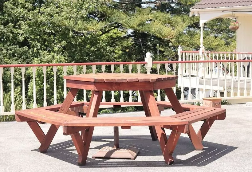 Colonial City Motel And Conference Centre