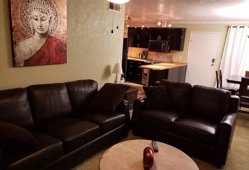 هتل Borrego Springs  Embassy