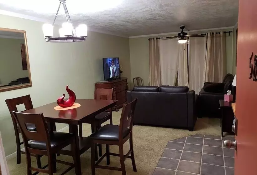 هتل Borrego Springs  Embassy